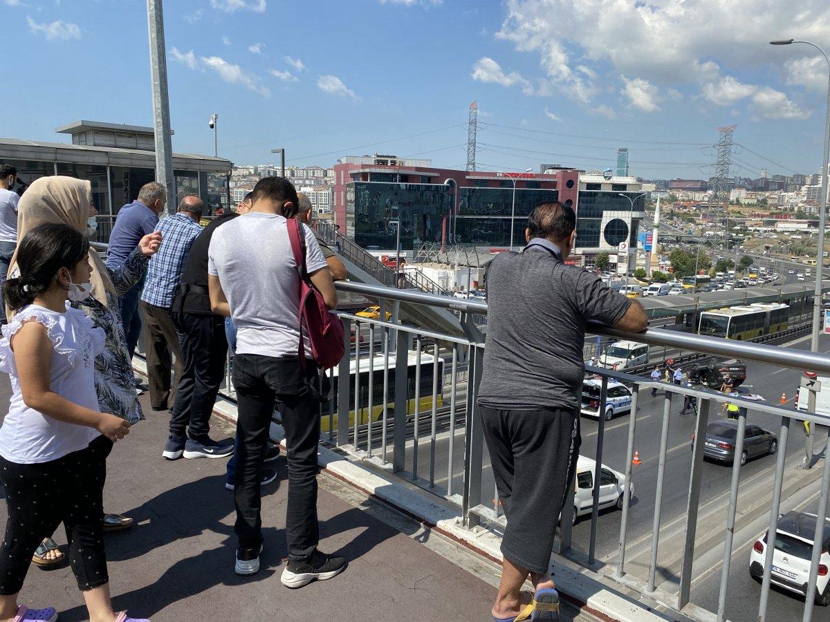 Esenyurt’ta otomobil takla attı