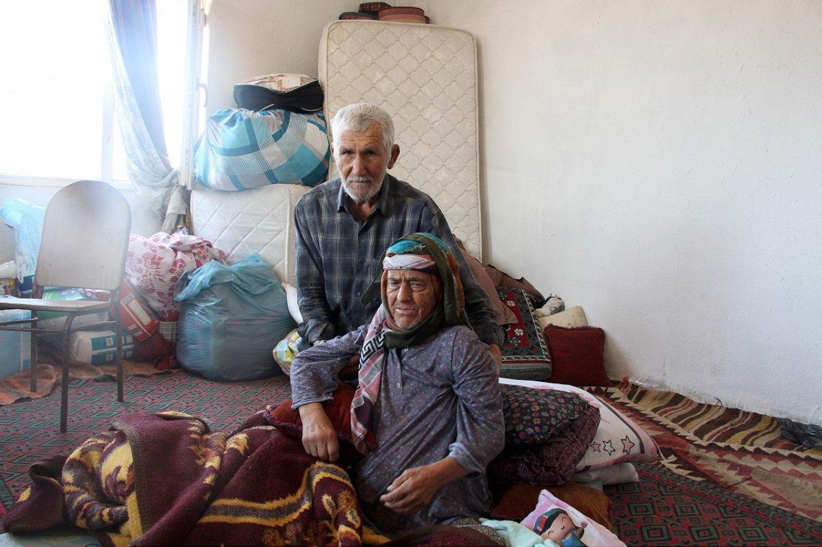 Manavgat yangınında birlikte ölmeyi göze aldığı felçli eşini kurtardı