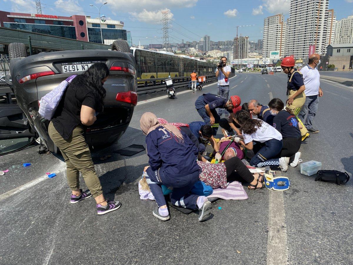 Esenyurt’ta otomobil takla attı