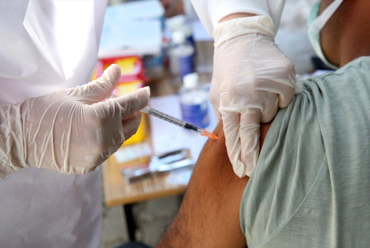 Muş'ta aşı timleri, en ücra köylere aşı ulaştırıyor