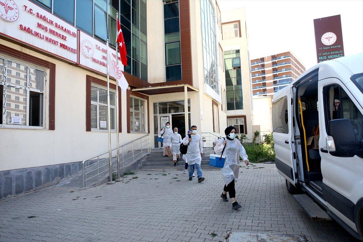 Muş'ta aşı timleri, en ücra köylere aşı ulaştırıyor