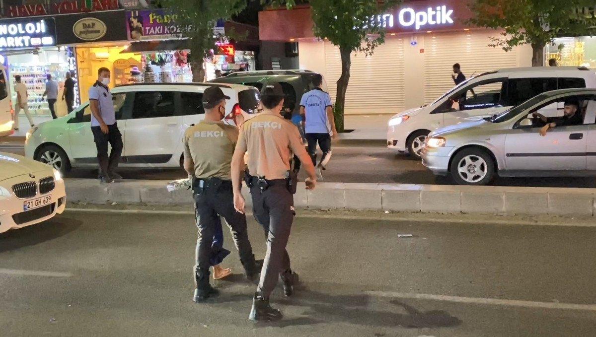 Diyarbakır’da trafikte satış yapan çocukların ailelerine ceza