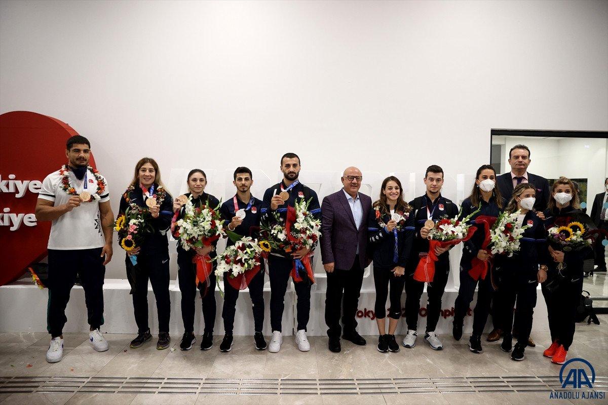 Milli sporcularımız Tokyo'dan döndü