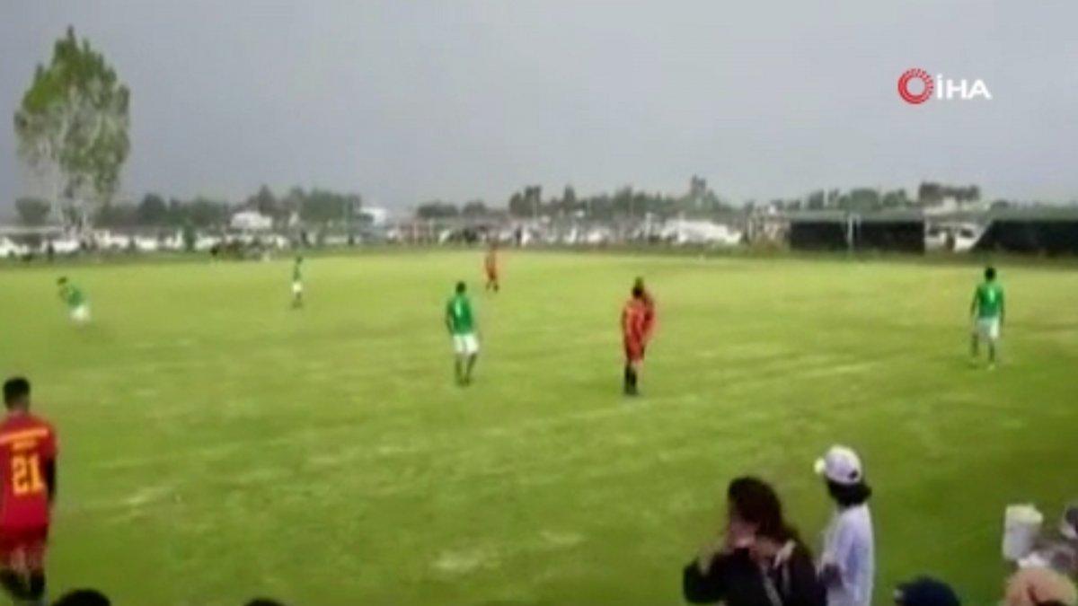 Meksika’da futbol maçında silahlı saldırı kamerada