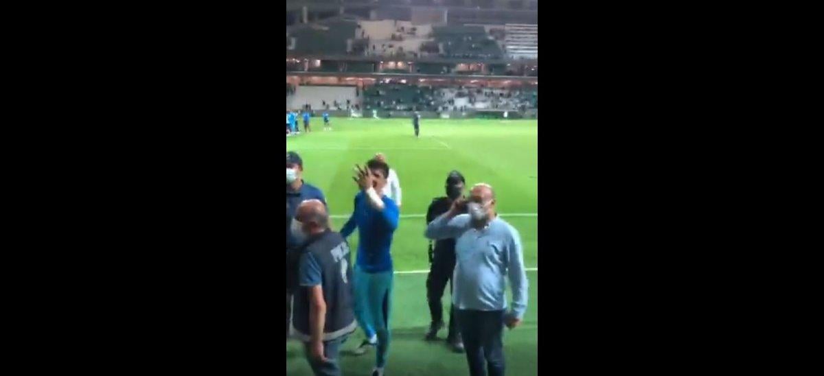 Altay Bayındır, Giresunspor taraftarıyla tartıştı