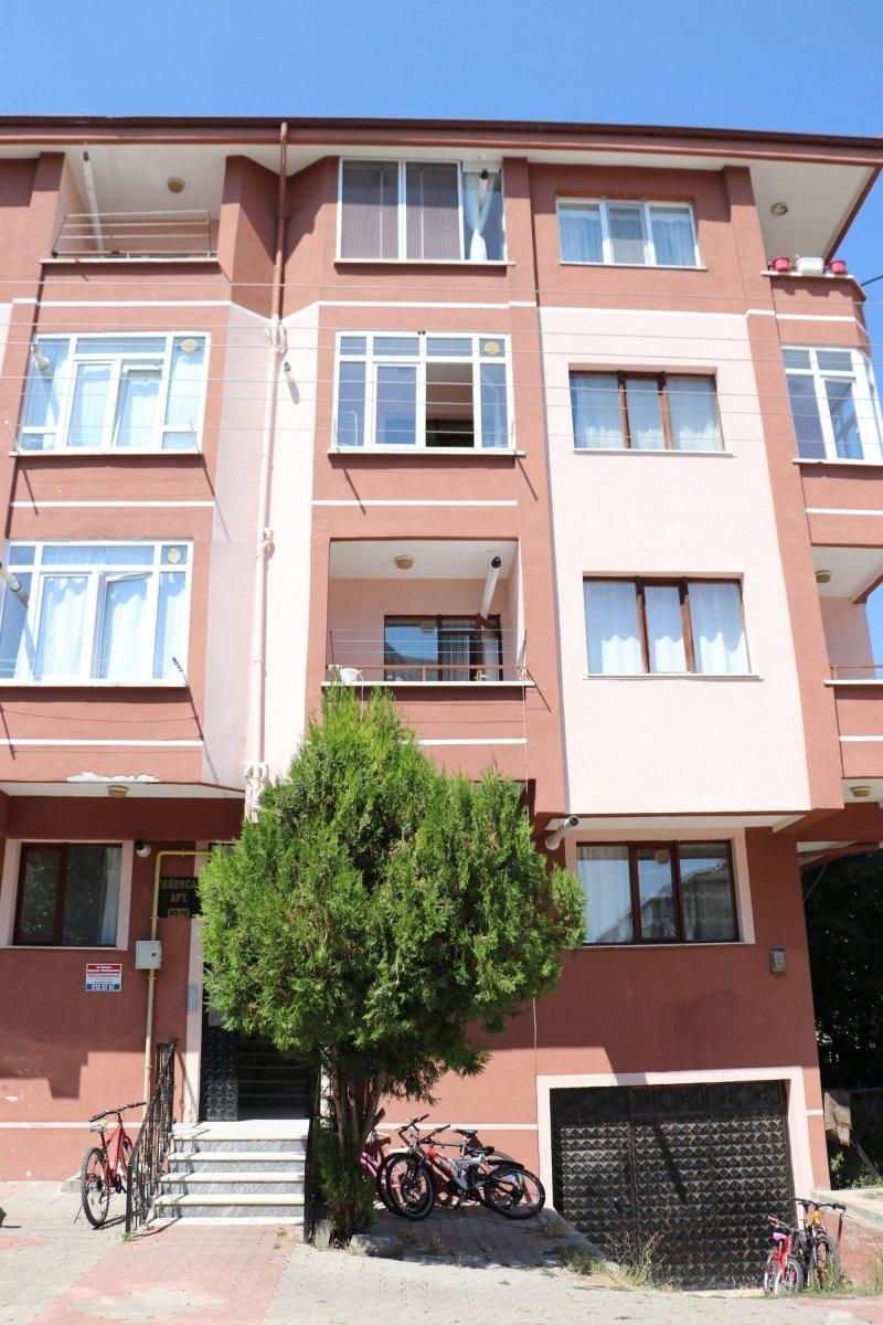 Bolu'da apartman yönetiminden Iraklı aileyi çıkarma kararı