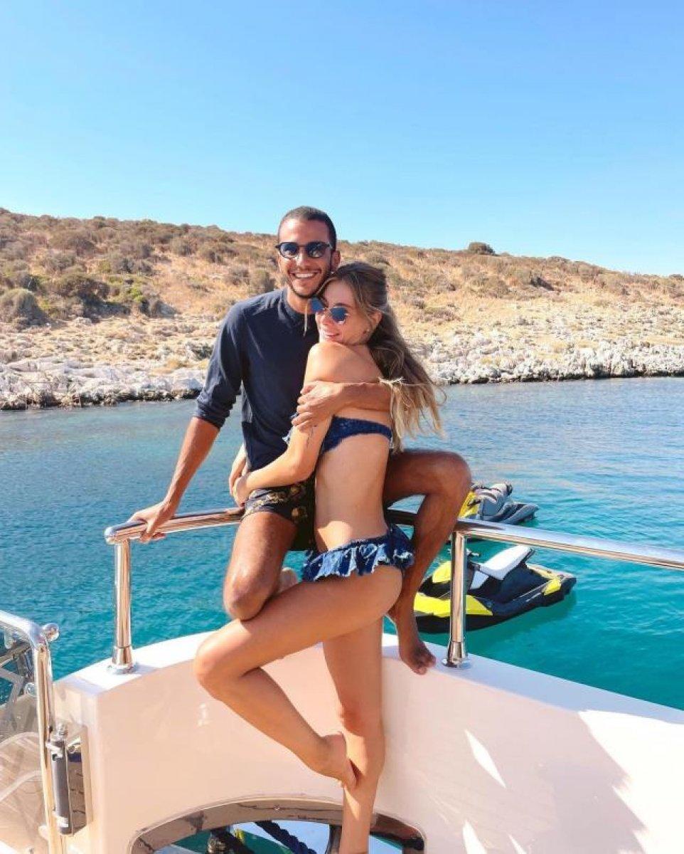 Şeyma Subaşı, ailesi ve Mısırlı sevgilisiyle tatilde