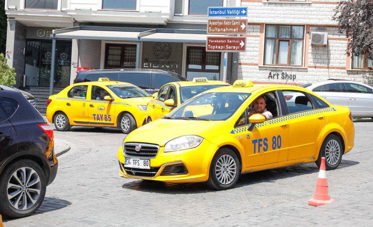 Taksiciler ve müşteriler arasında 'ücretli yol' meselesi