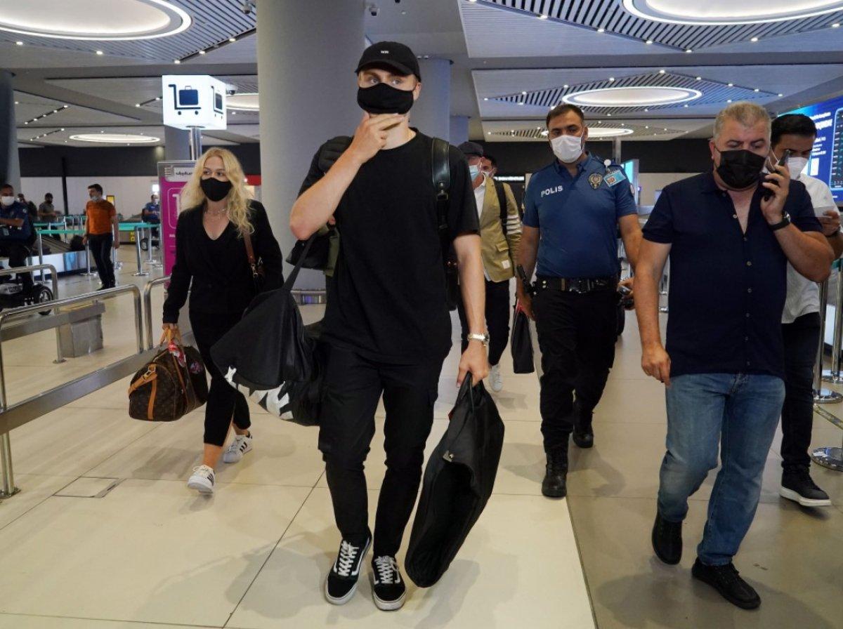 Victor Nelsson, İstanbul'a geldi