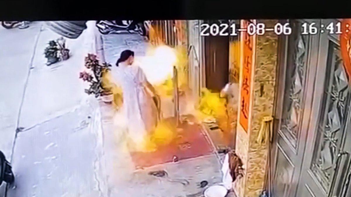 Çin’de etanol patladı, anne ve çocuk alevlerin arasında kaldı