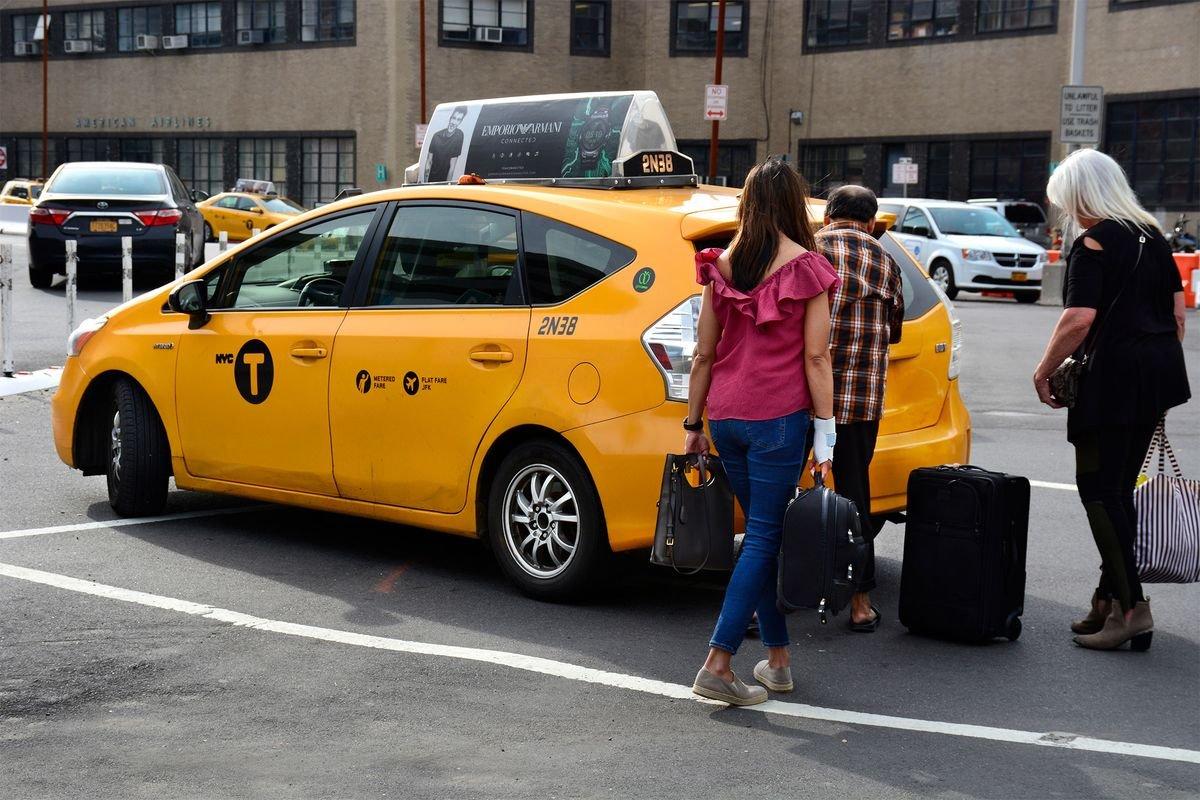 ABD'deki taksi firması aşı olanları araçlarına almıyor