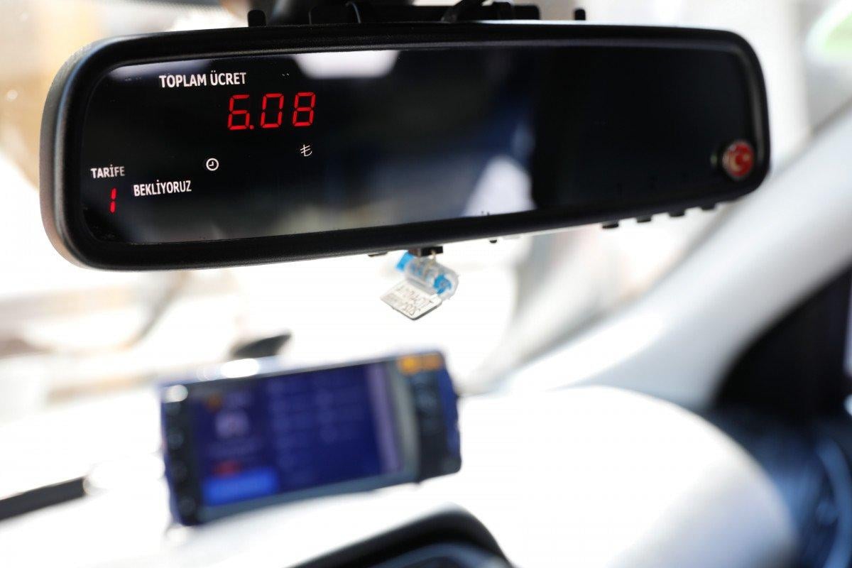 Taksiciler ve müşteriler arasında 'ücretli yol' meselesi