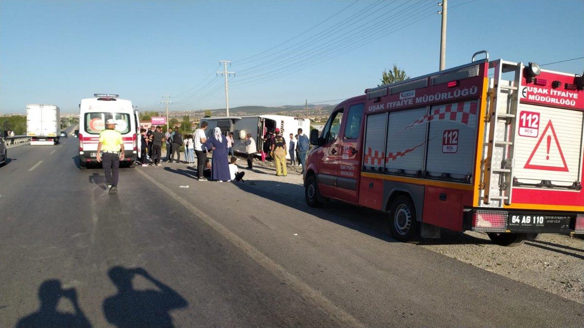 Uşak'ta otobüs şarampole yuvarlandı: 33 yaralı