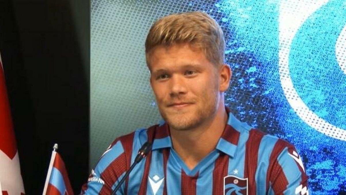 Trabzonspor'da Dorukhan ve Cornelius'a imza töreni yapıldı