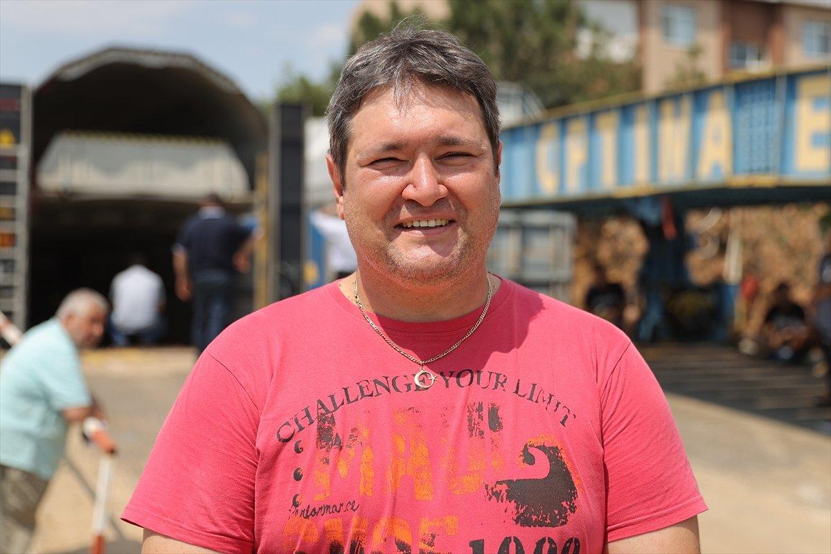 Araçlarıyla Türkiye'ye gelen bazı gurbetçiler, arabalı tren kullanıyor