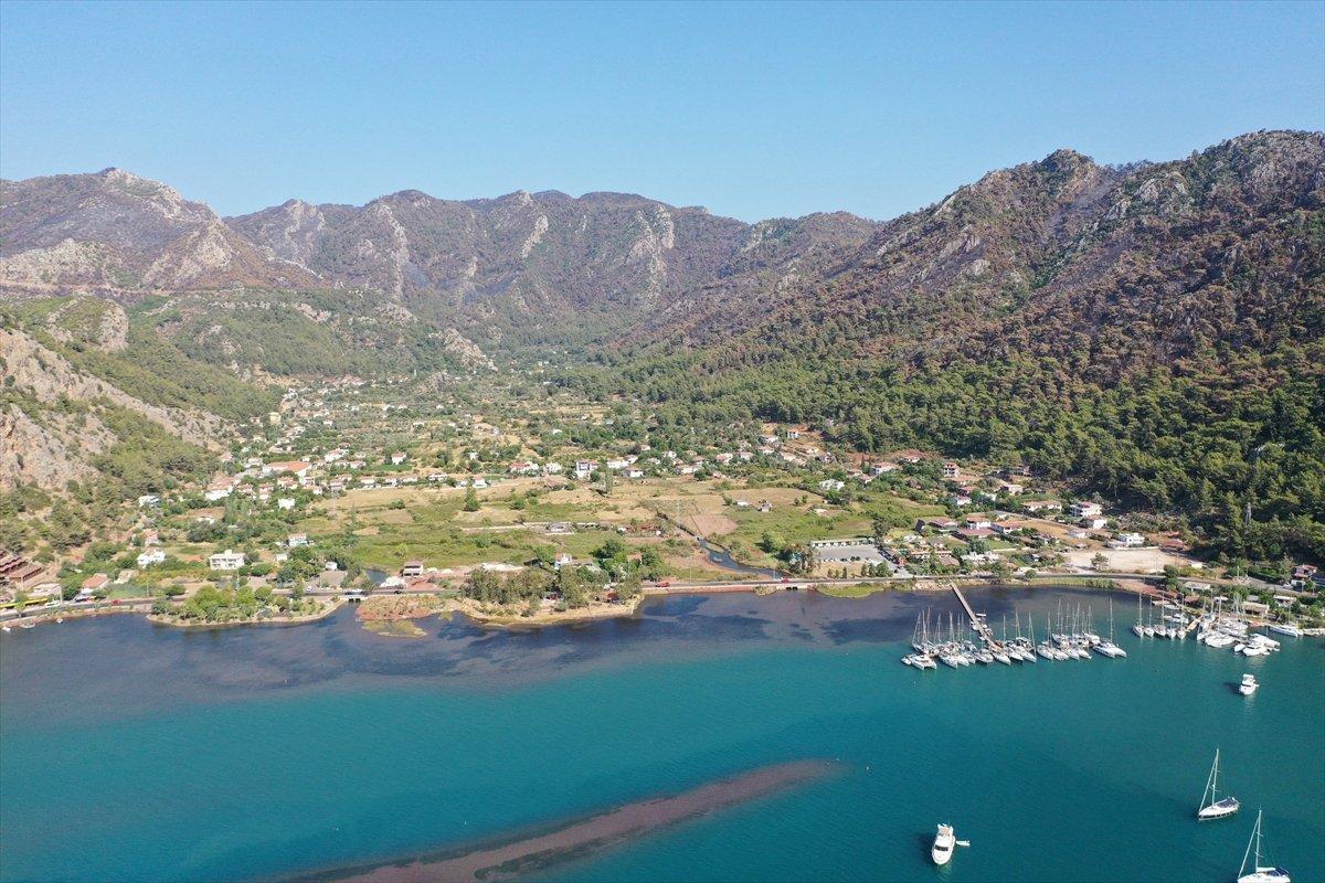 Marmaris Kızkumu Plajı çevresinde yanan ormanlık alanlar havadan görüntülendi