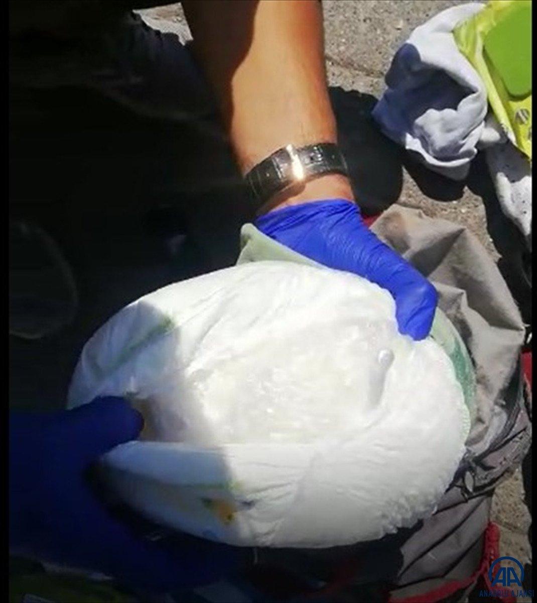 Denizli’de bebek bezinden uyuşturucu çıktı