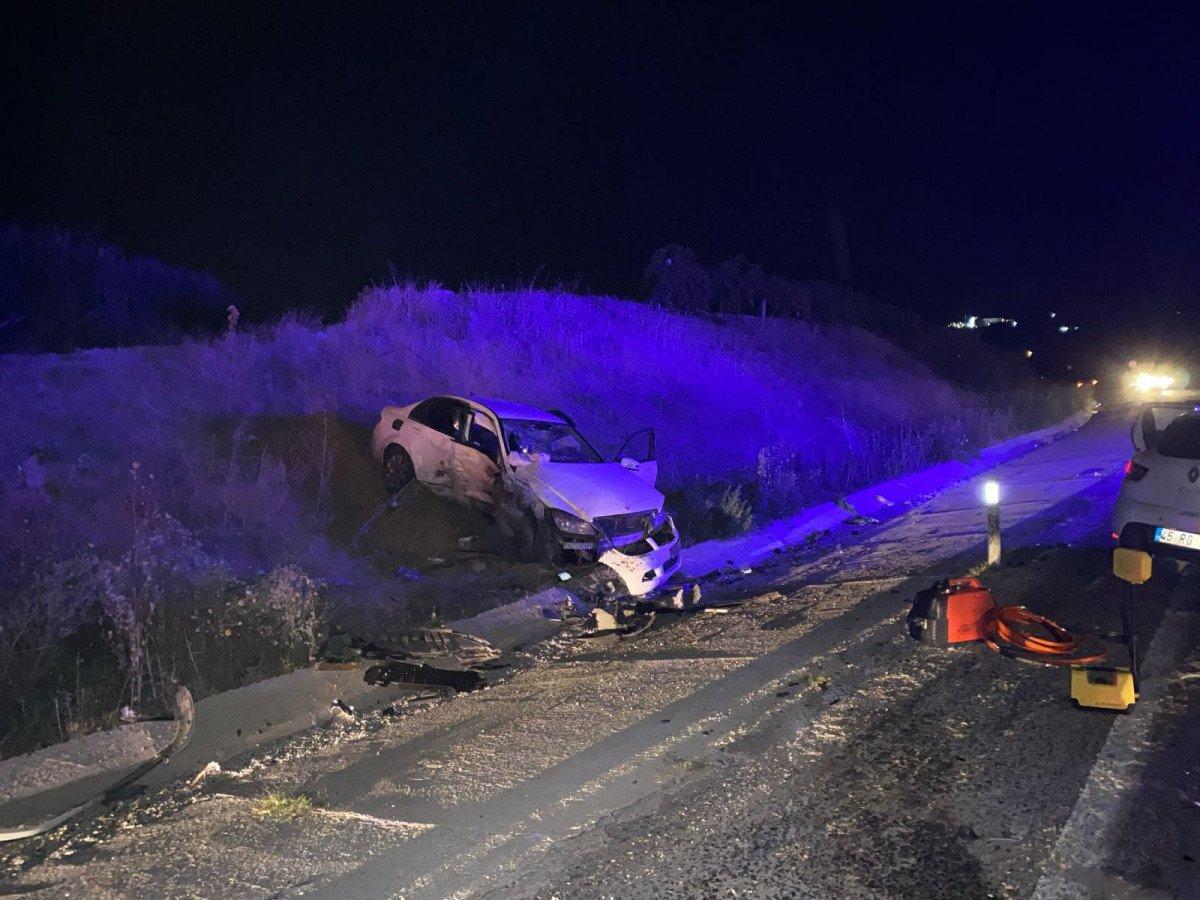 Manisa'da iki otomobil çarpıştı: 1 ölü