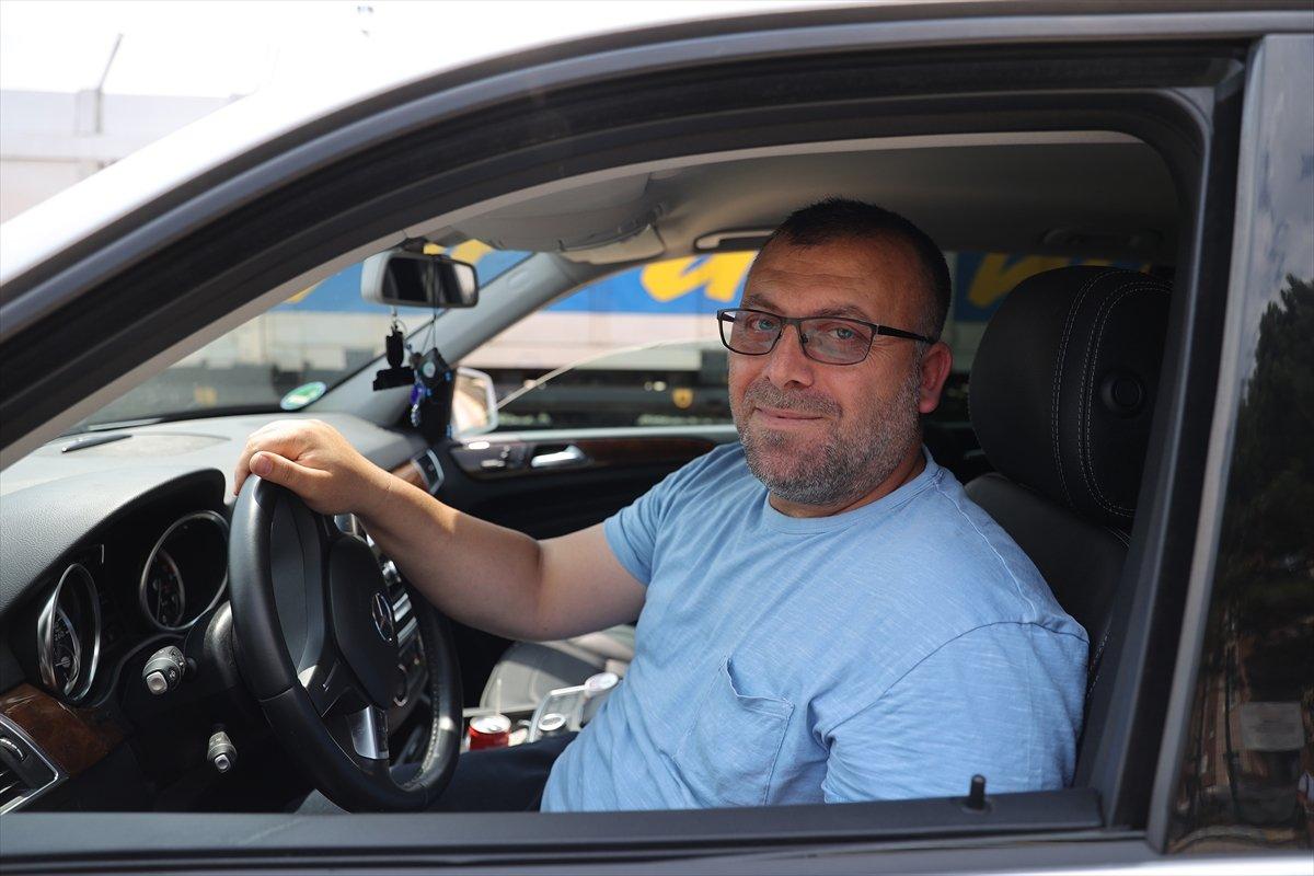 Araçlarıyla Türkiye'ye gelen bazı gurbetçiler, arabalı tren kullanıyor