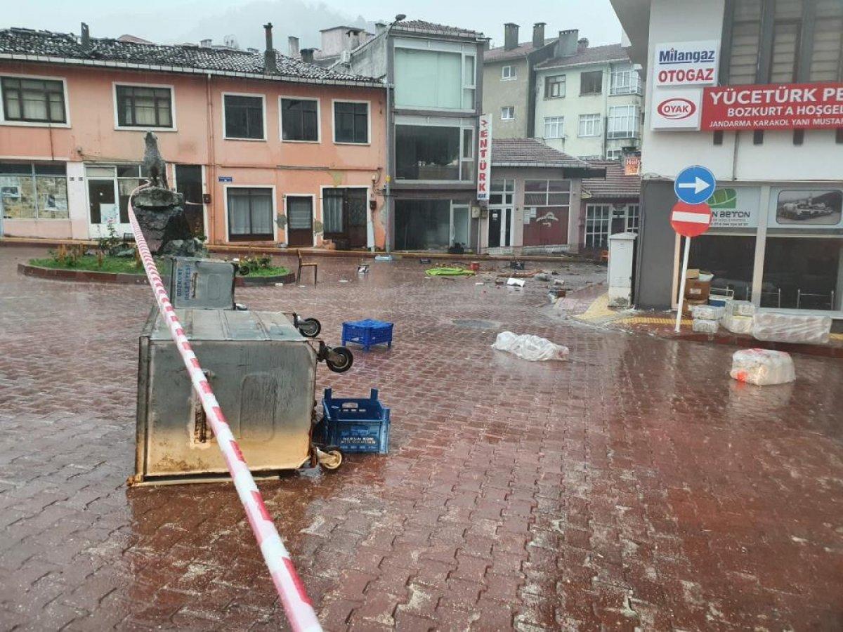 Sel sonrası Kastamonu'nun Bozkurt ilçesi savaş alanına döndü