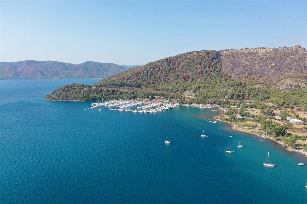 Marmaris Kızkumu Plajı çevresinde yanan ormanlık alanlar havadan görüntülendi
