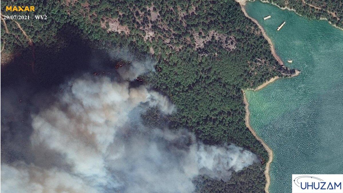 Akdeniz ve Ege'de yanan alanlar uzaydan görüntülendi