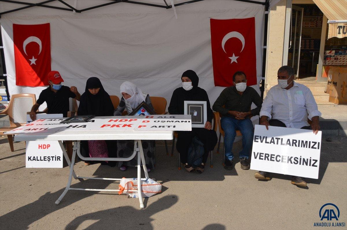 Muş'ta anneler HDP il binası önünde evlat nöbeti tutuyor
