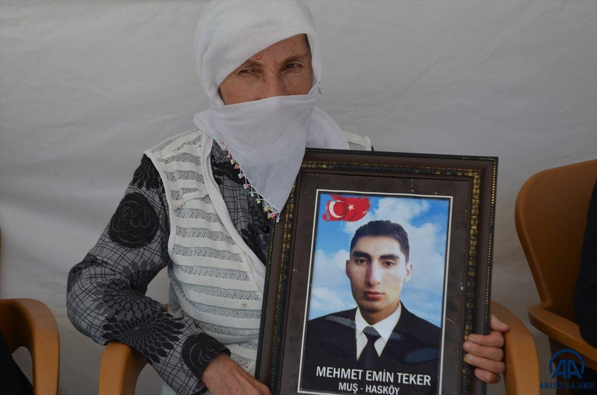Muş'ta anneler HDP il binası önünde evlat nöbeti tutuyor