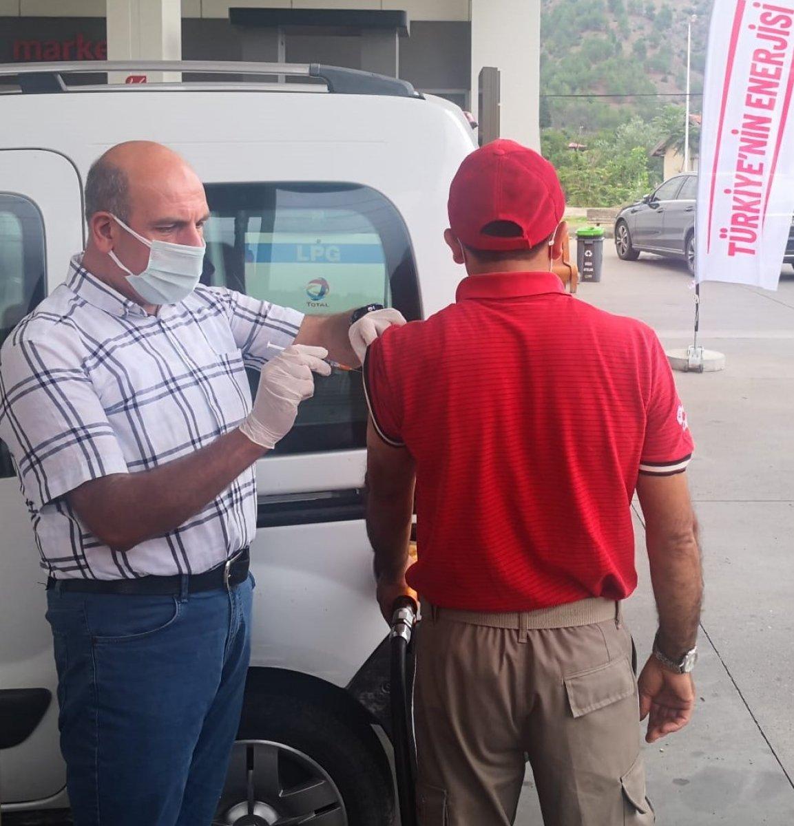 Aşı ekipleri çalışmalarını sürdürüyor