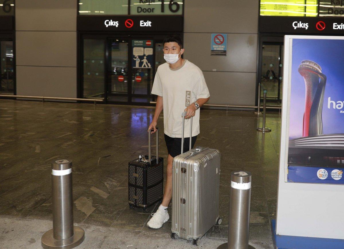 Fenerbahçe'de Kim Min-Jae neden açıklanmadı