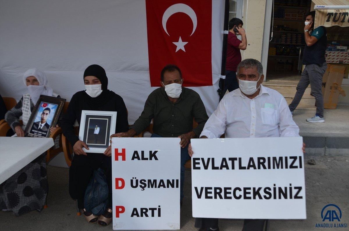 Muş'ta anneler HDP il binası önünde evlat nöbeti tutuyor