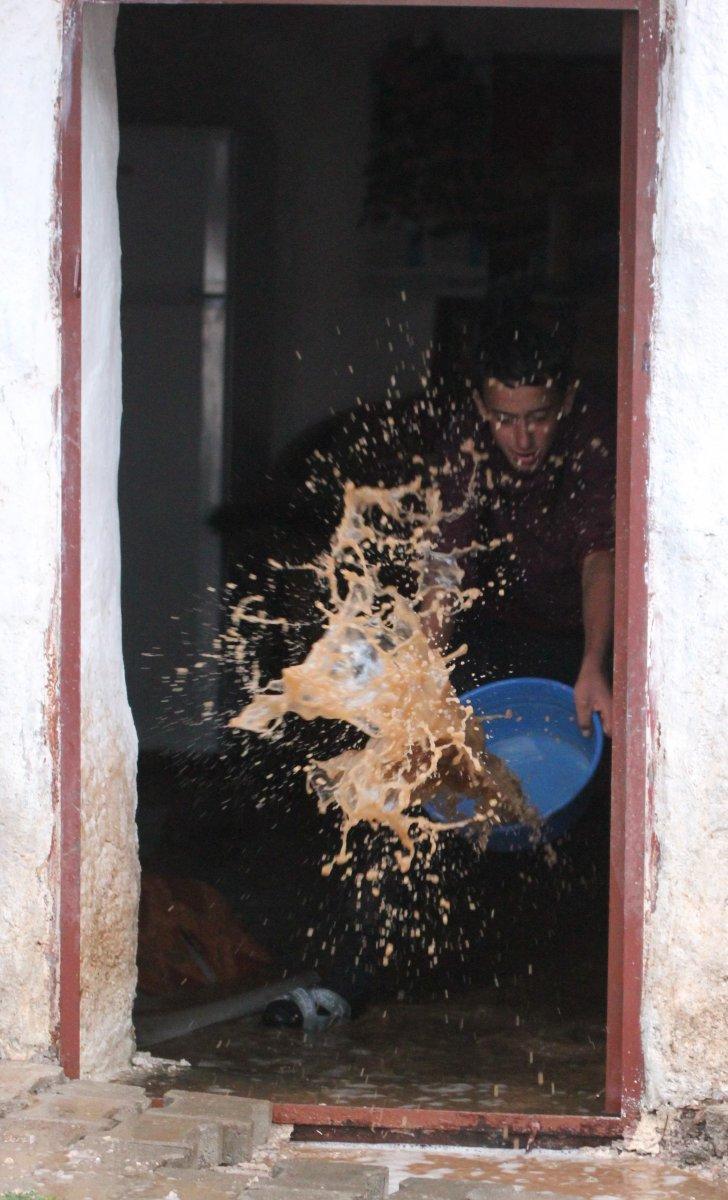 Kayseri’de 50 haneli mahalleyi sel bastı