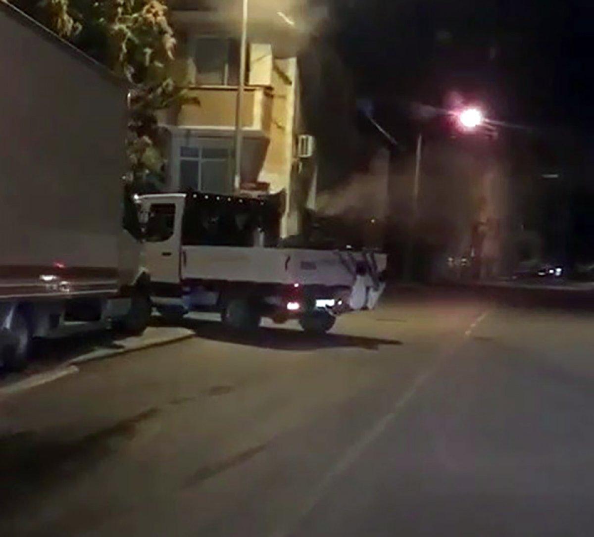 Sakarya'da çocukların tehlikeli eğlencesi kamerada