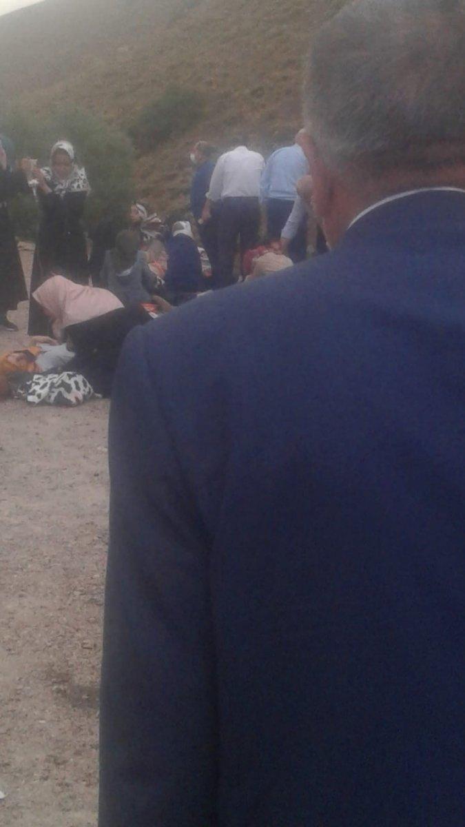 Kayseri'de midibüs dere yatağına devrildi: 29 yaralı