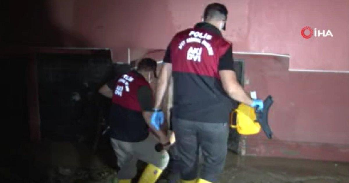 Kastamonu'da, polisten yaşlı çifte yardım eli