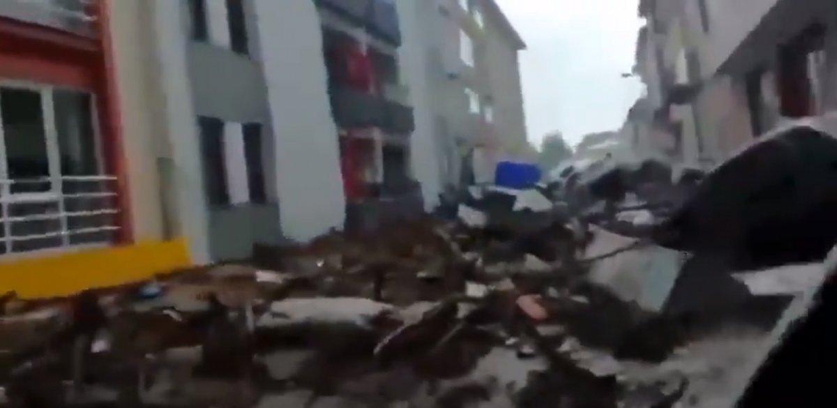 Kastamonu'da aracın içindeyken selde sürüklendi