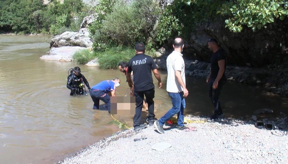 Munzur Çayı’na giren 19 yaşındaki genç boğuldu