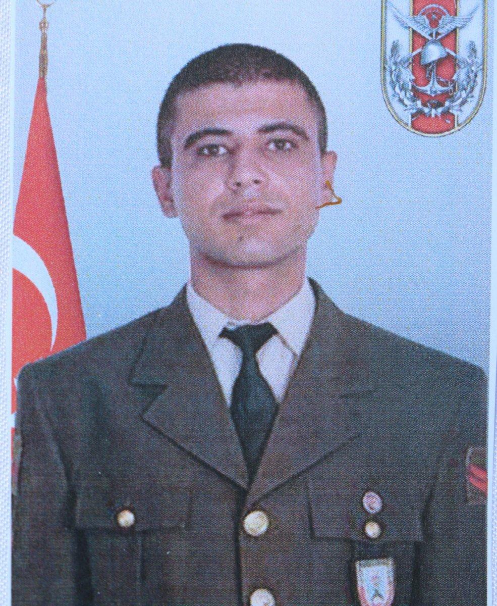 Adıyaman'da şehidin cenazesini ablası üniformasıyla, nişanlısı beresiyle uğurladı