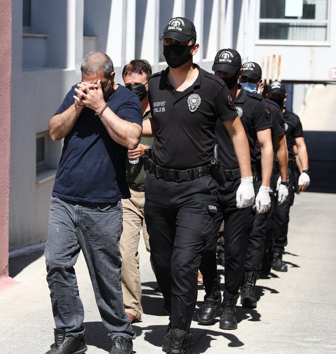 Adana'daki çete lideri öğretmen, tarihi eserden zengin olunca istifa etti