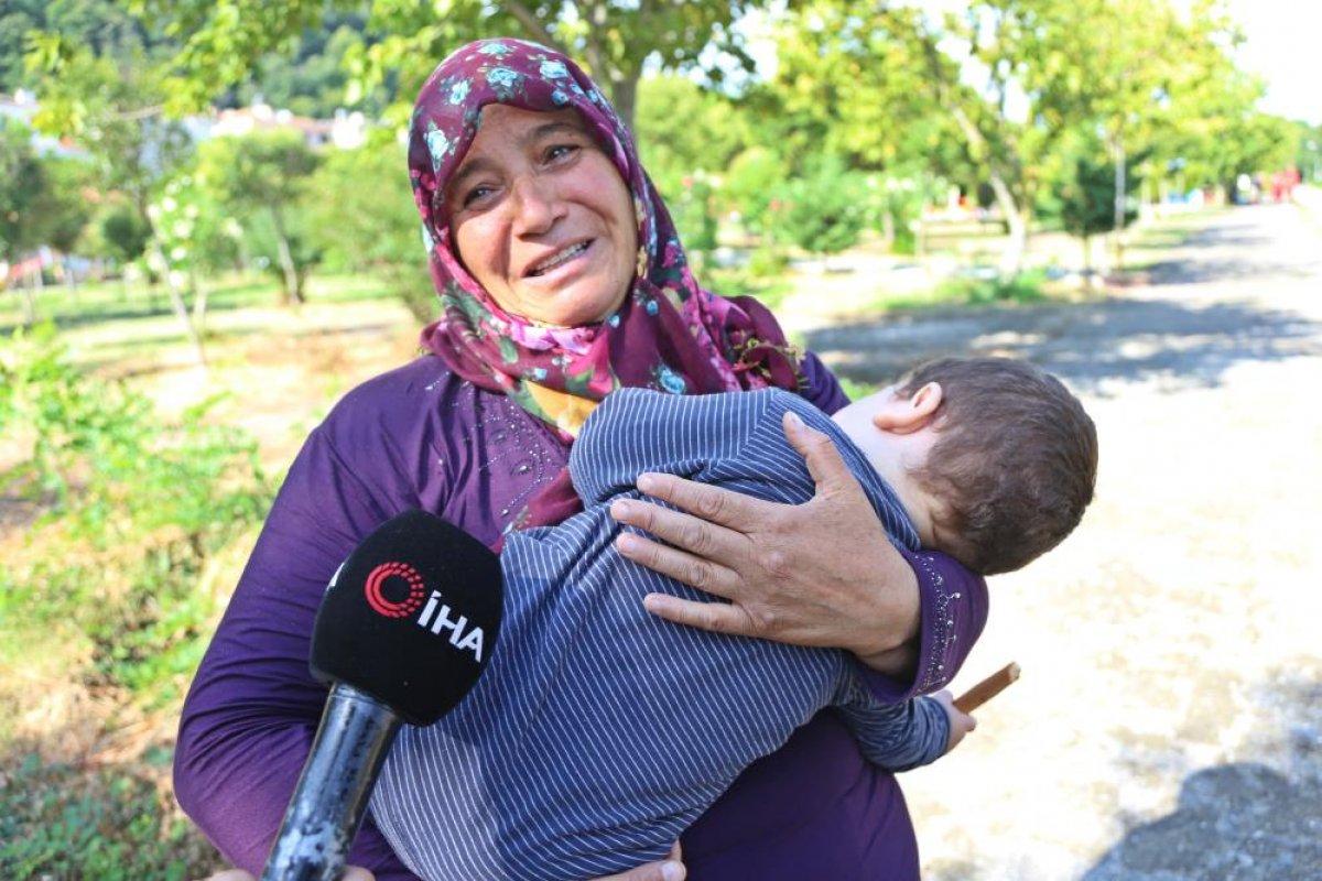 Kastamonu'da sel felaketinde kaybolan torununu bekliyor