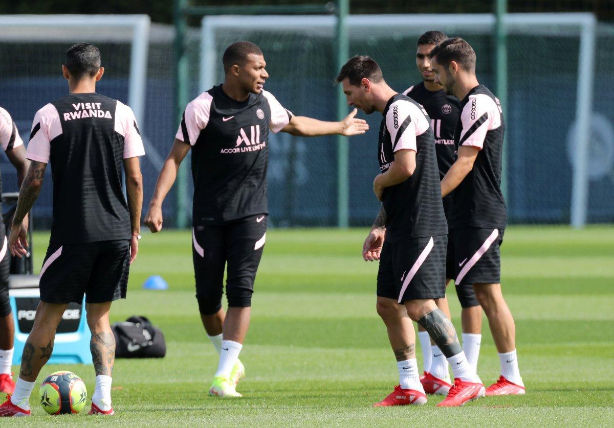 Lionel Messi'nin antrenmanda eğlenceli anları