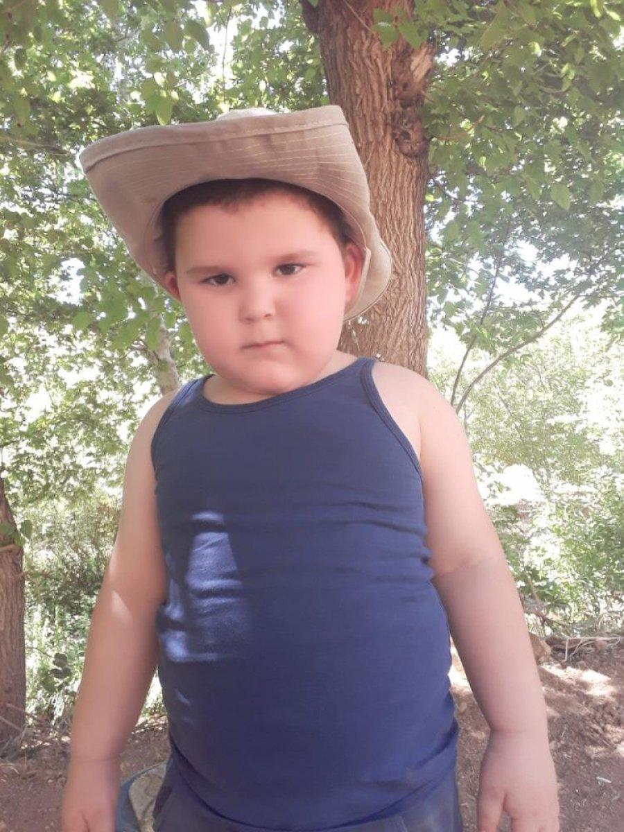 Kastamonu'da sel felaketinde kaybolan torununu bekliyor