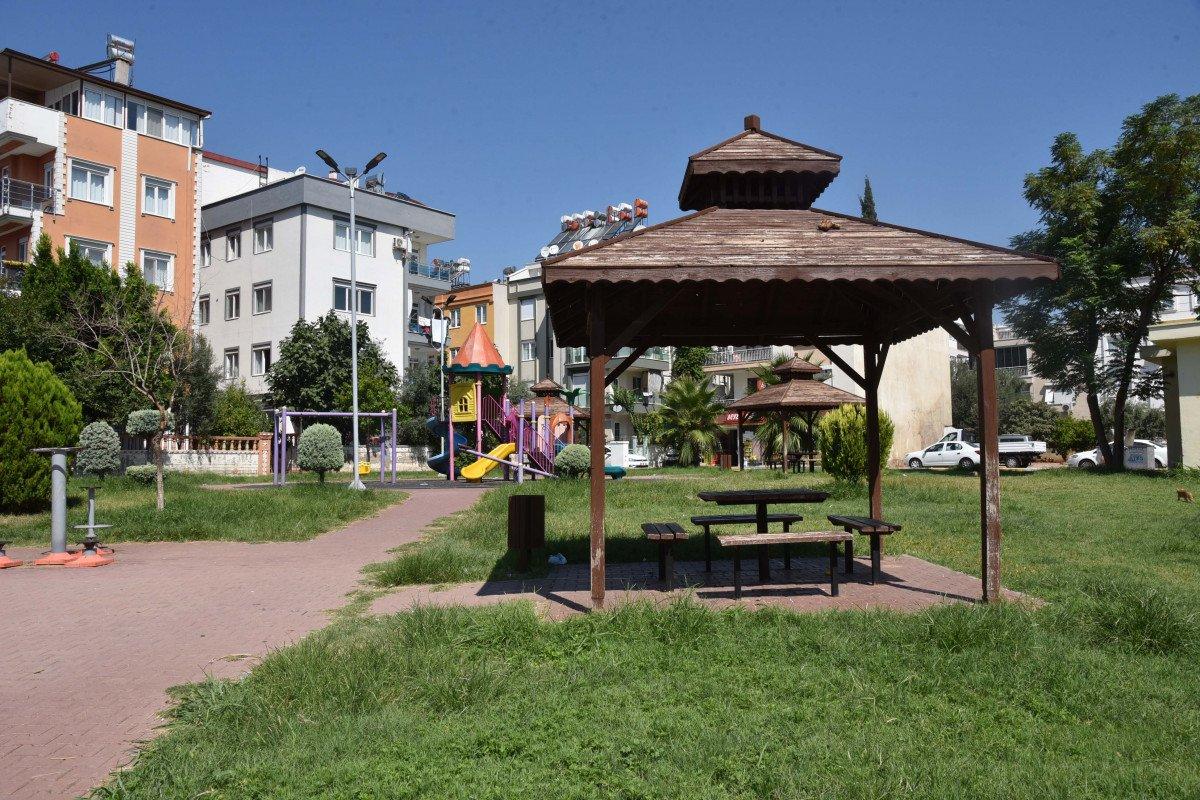 Antalya’da bir kadın, 2 pitbull köpeğinin saldırısına uğradı