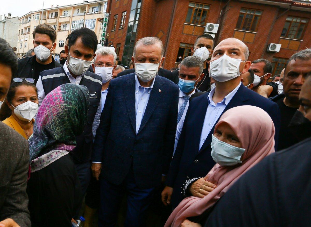 Cumhurbaşkanı Erdoğan, sel felaketinden etkilenen Bozkurt'ta