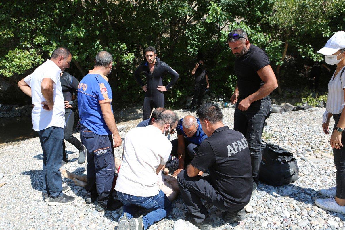 Munzur Çayı’na giren 19 yaşındaki genç boğuldu