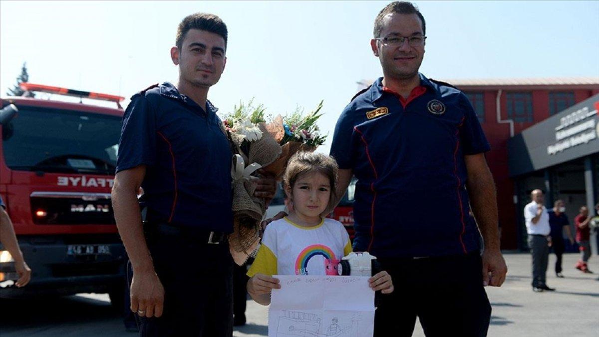 Kahramanmaraşlı itfaiyeciler, bir köyü alevlerden kurtardı