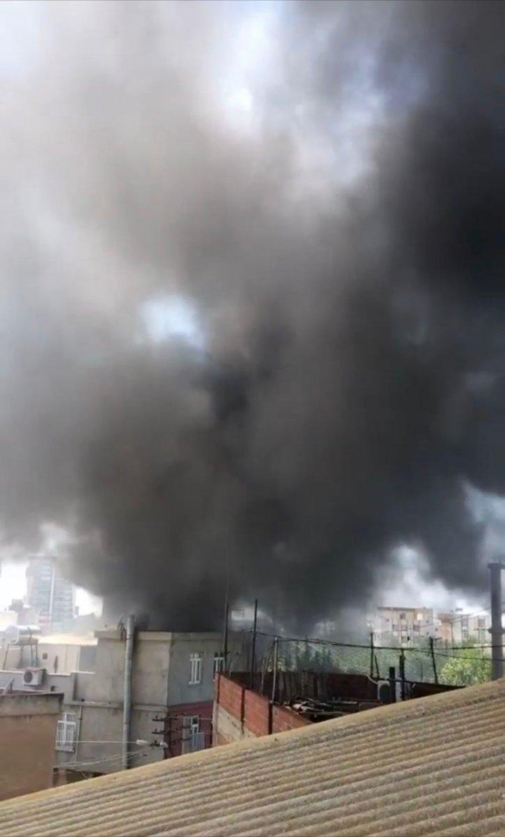 Şanlıurfa'da yufka açarken evi yaktı