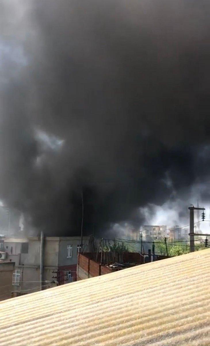 Şanlıurfa'da yufka açarken evi yaktı