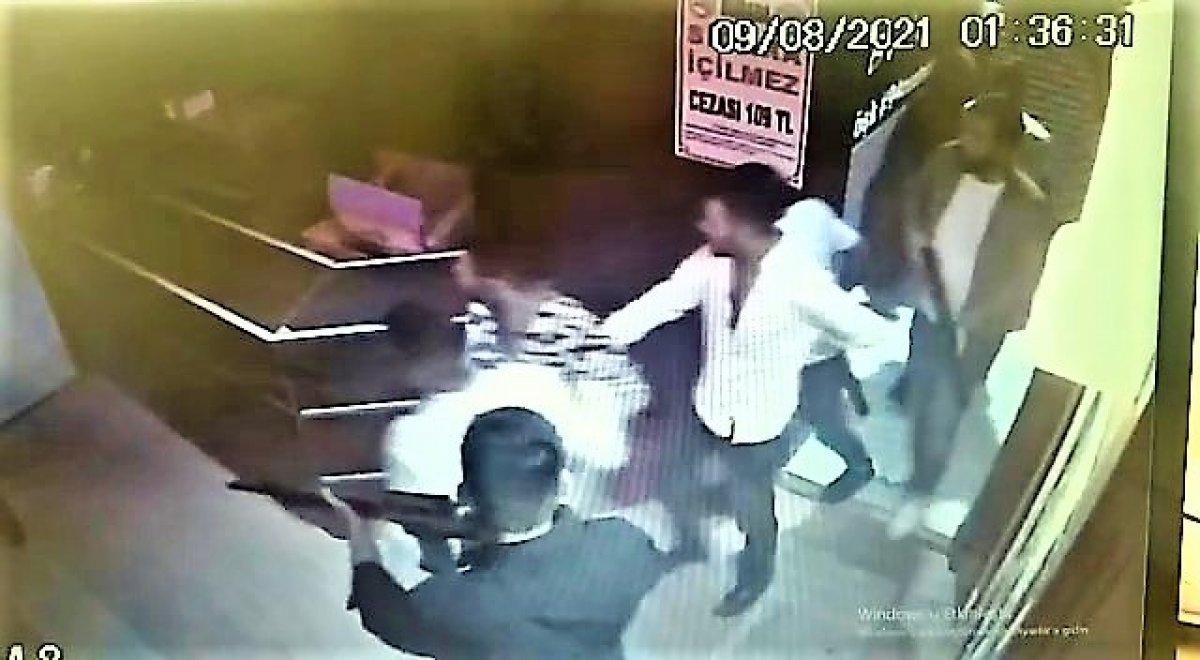 Denizli’de kız arkadaşının gazinoda çalıştığını öğrendi, silahlı çatışma çıktı