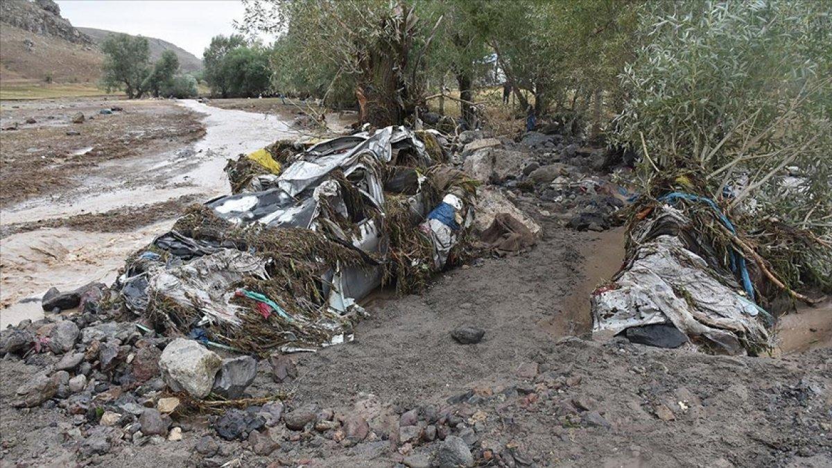 Kars’ın Sarıkamış ilçesindeki köyde sel baskını